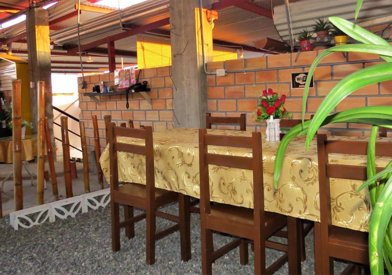 Flor Del Valle Posada タラポト エクステリア 写真